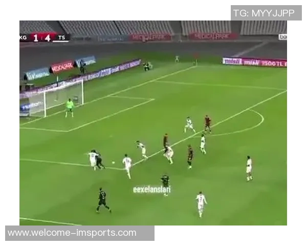 蓝军外租前锋福法纳因无证无保险驾驶被罚款12万引发关注