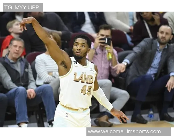 米切尔单节爆发斩获16分全场贡献24分5板5助4断展现全能表现